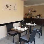 Mirage 호텔 3*