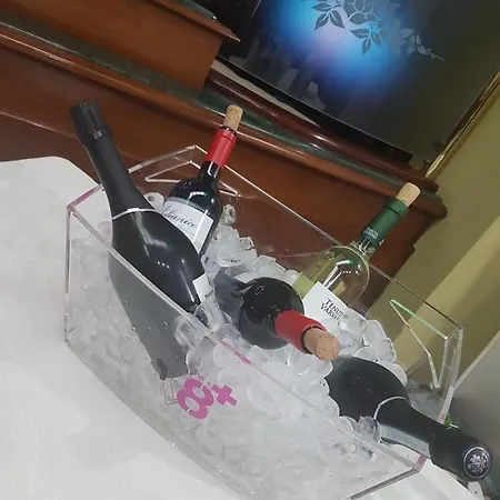 Mirage Hotell Varcaturo