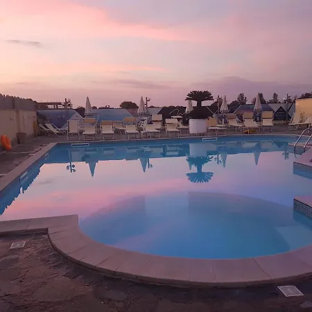 Hotel Mirage Varcaturo